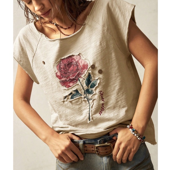 Boho Rose Floral Patch Graphic Short Sleeve Top - Picture 2 of 5